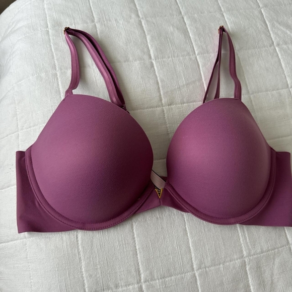 Victoria's Secret Pink T-Shirt Bra - Picture 5 of 7